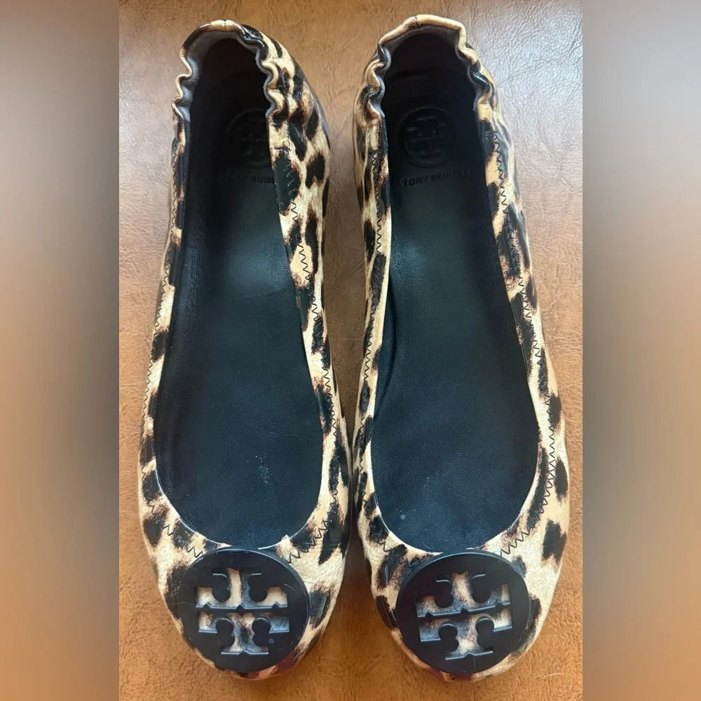 Tory Burch Reva Leopard Ballet Flats Sz 8M Patent Logo EUC - Picture 8 of 12